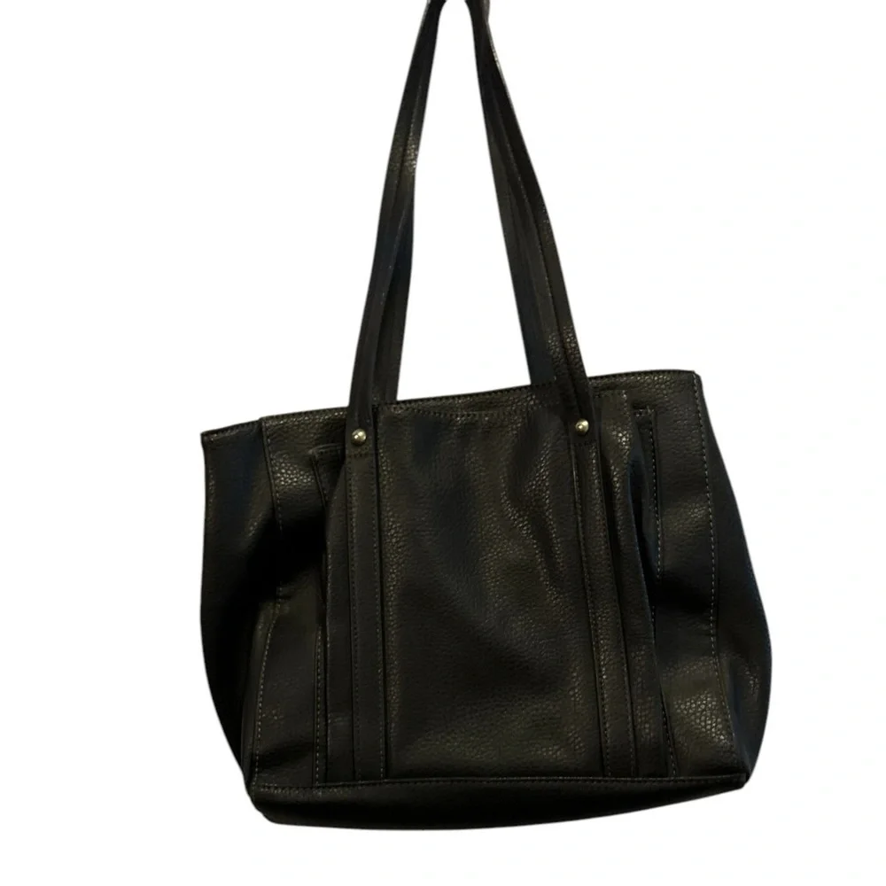Relic Women's Black Geometric Shoulder Bag with Multiple Compartments‎
